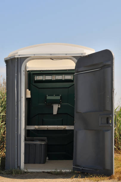 Best Portable restroom trailer rental  in Quincy, WA